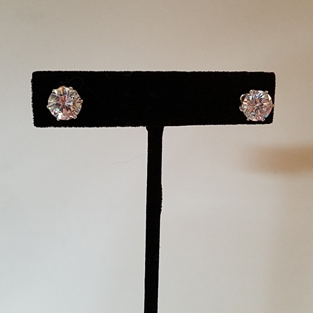 Faux Diamond 0.6 Earrings Silver Tone 6 Prong